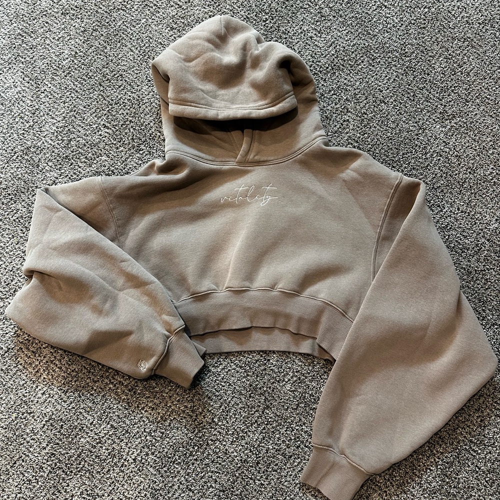 Cropped Hoodie in Taupe